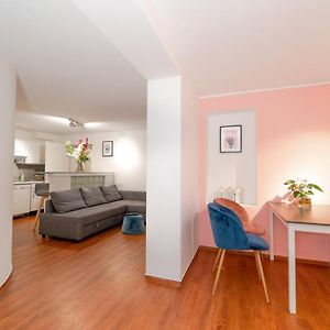 City Alsterlake Apartment